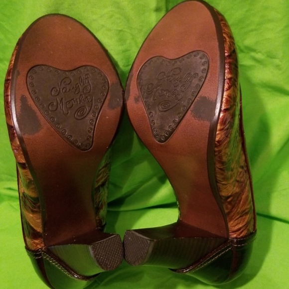 <Naughty Monkey> Geometric Heel Pump, Size 6.5 - Picture 5 of 8